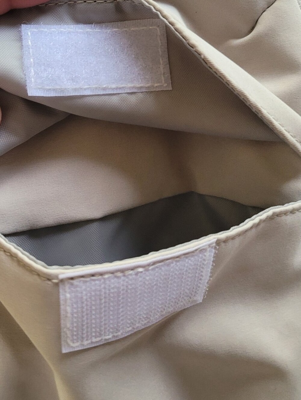 Esse Tial 3 Beige Sling Backpack Bag - Picture 8 of 16